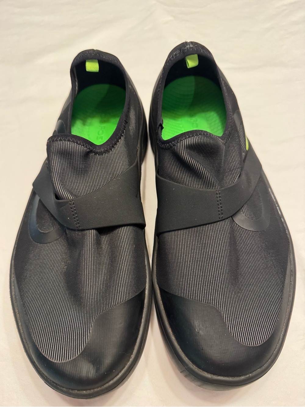 OOFOS Men's Fibre Low Recovery Shoe Size 10.5 EUC
